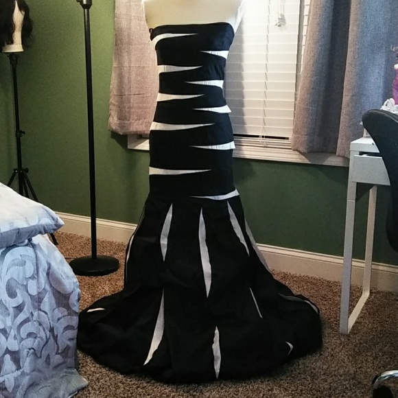 jessica mcclintock black and white dress